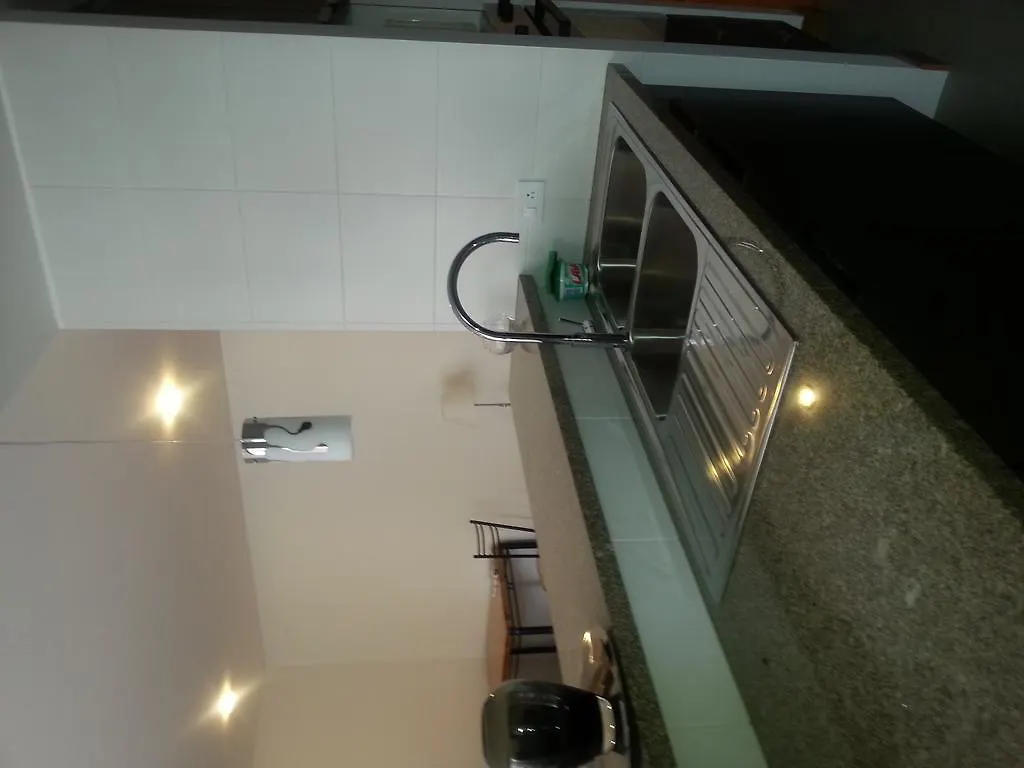 Suites Metropoli Edificio Torino Quito 0*,