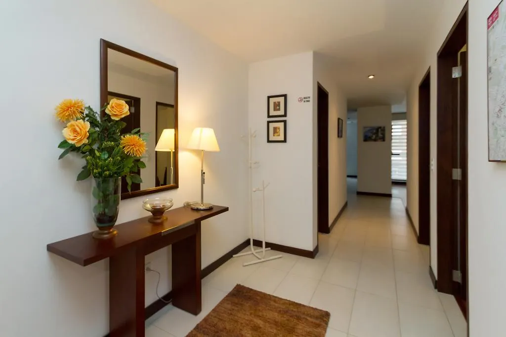 Suites Metropoli Edificio Torino Quito Apartment